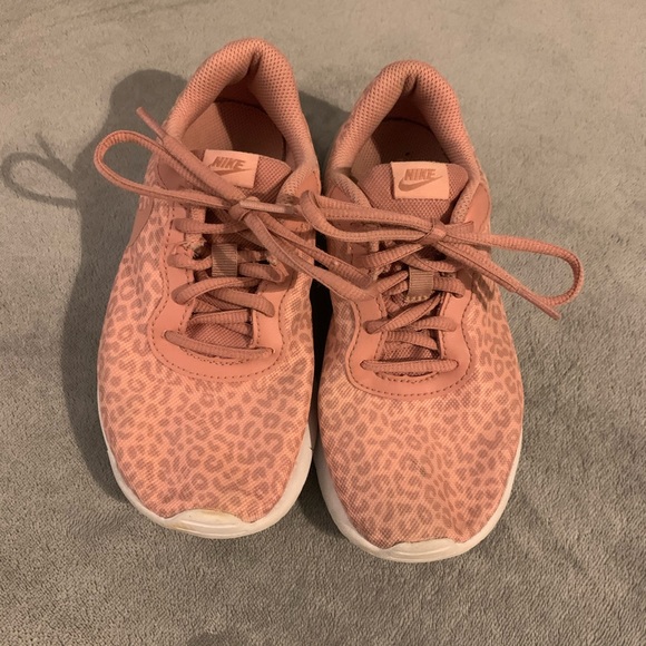 Blush cheetah 🐆 sneakers - Picture 2 of 6
